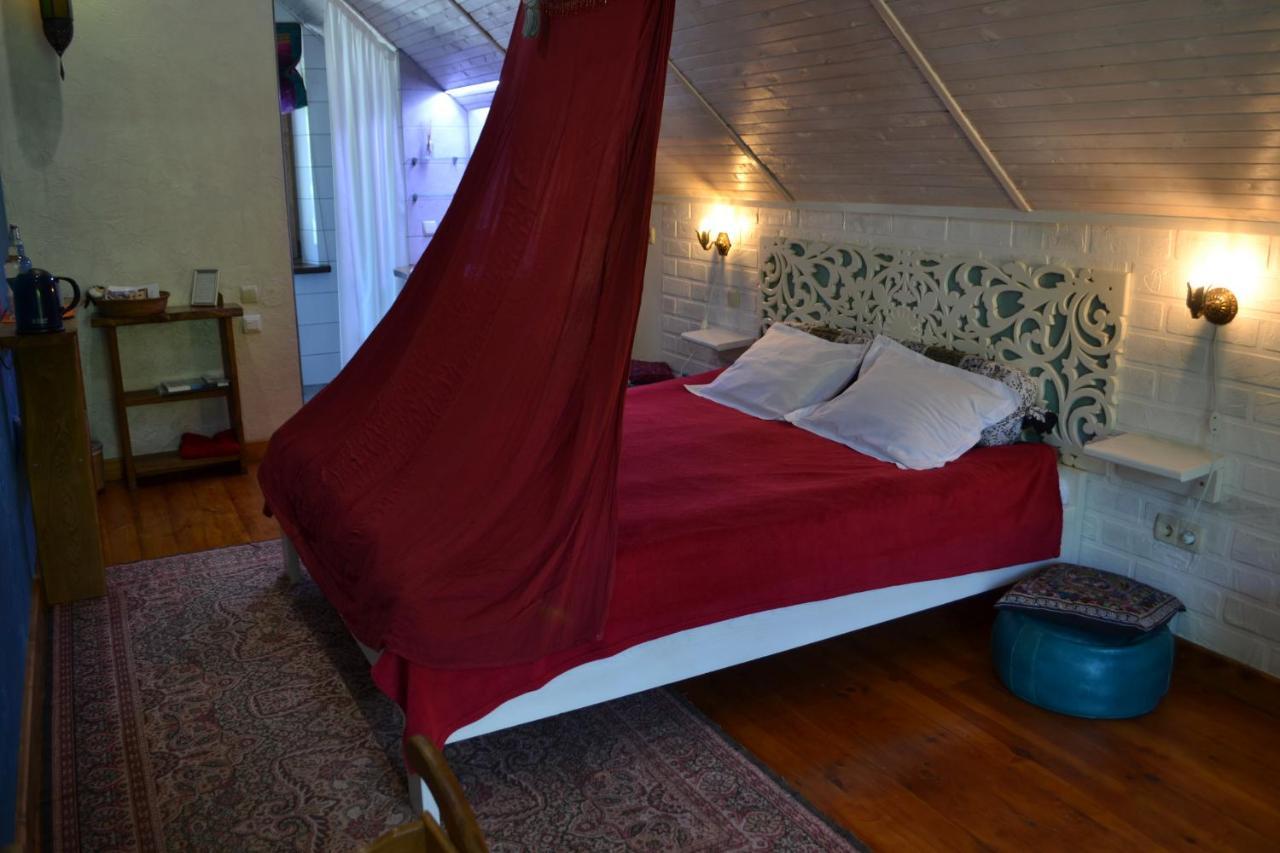 Romantic Guest House Камианец-Подилский Екстериор снимка