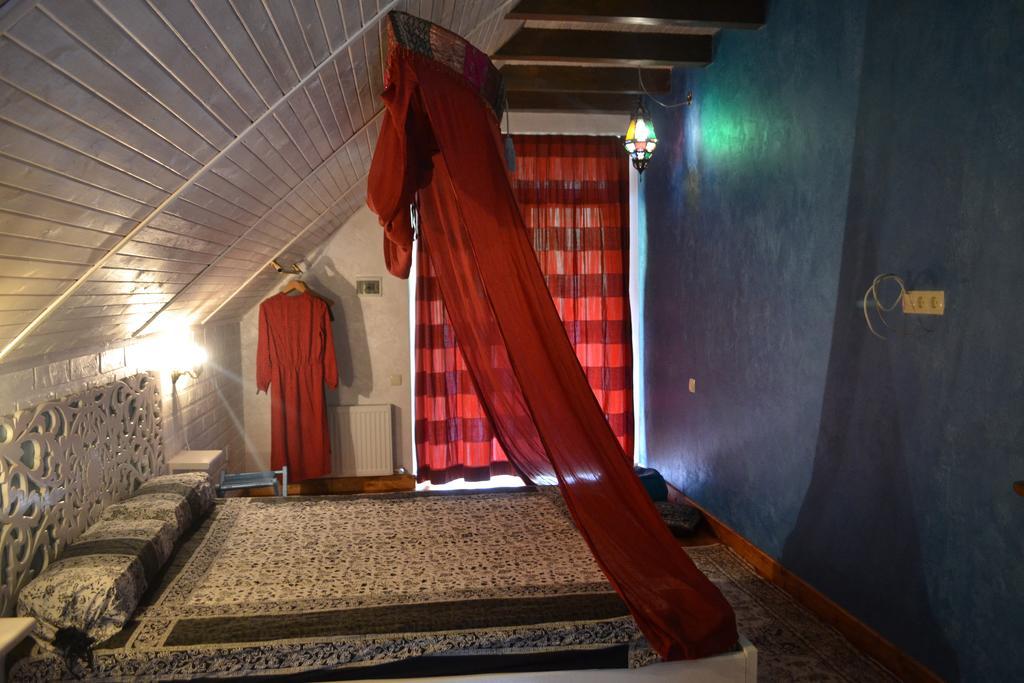 Romantic Guest House Камианец-Подилский Екстериор снимка