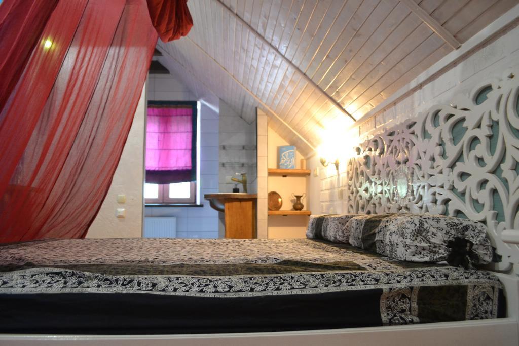 Romantic Guest House Камианец-Подилский Екстериор снимка